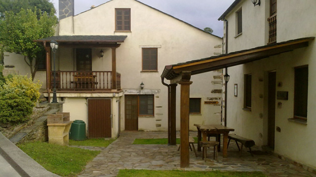 Apartamentos y Casas Rurales Casa Pumarega y La Lama